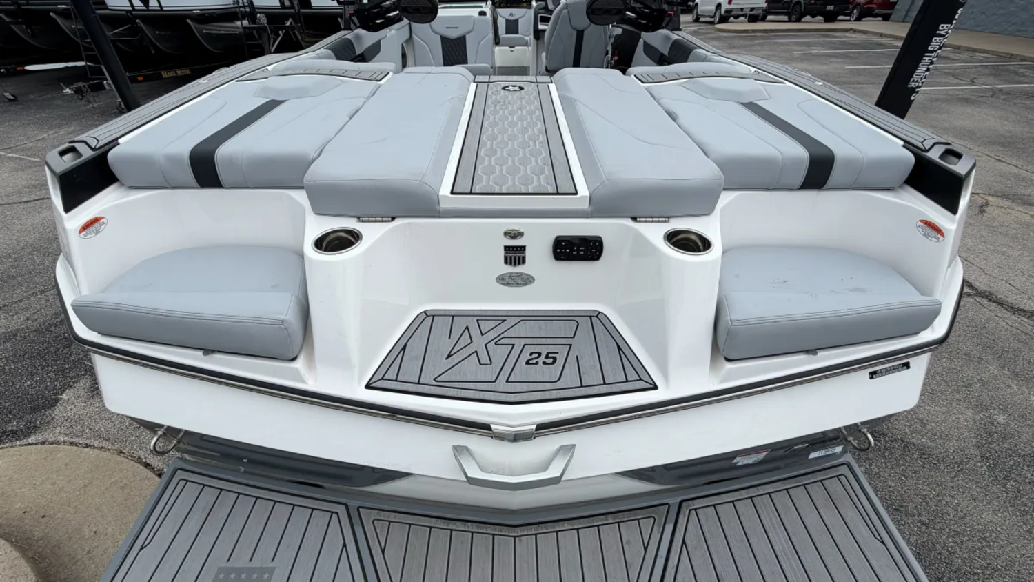 2024 MasterCraft XT25