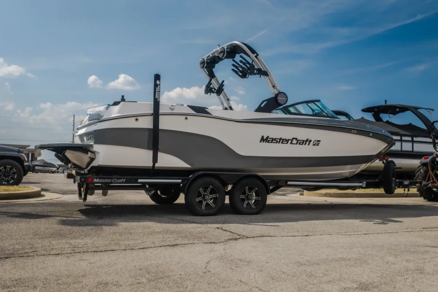 2024-mastercraft-xt25-141406-image27.webp