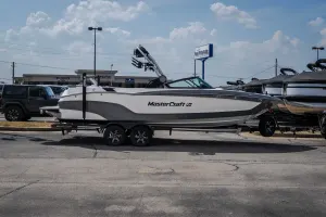 2024-mastercraft-xt25-141406-image2_014341.webp