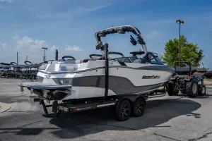 2024-mastercraft-xt25-141406-image3_014342.webp