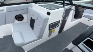 2024-mastercraft-xt25-141406-image5.webp