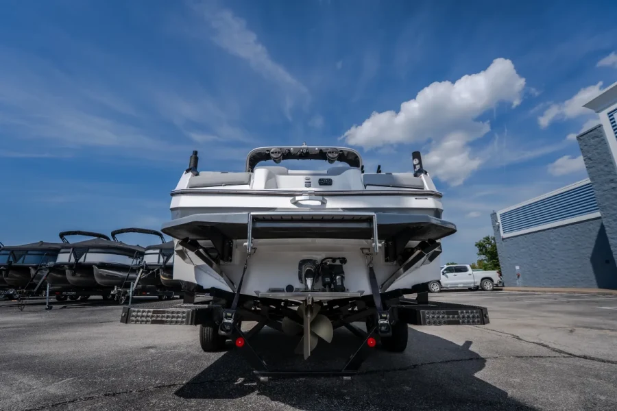2024-mastercraft-xt25-141406-image6_014343.webp