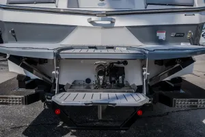 2024-mastercraft-xt25-141406-image7_014344.webp