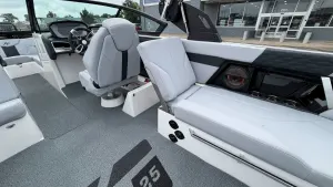 2024-mastercraft-xt25-141406-image9.webp