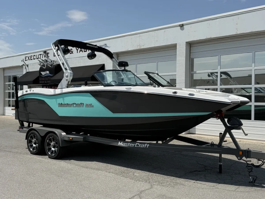 2018-mastercraft-nxt22-141413-image1.webp