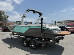 2018-mastercraft-nxt22-141413-image3.webp