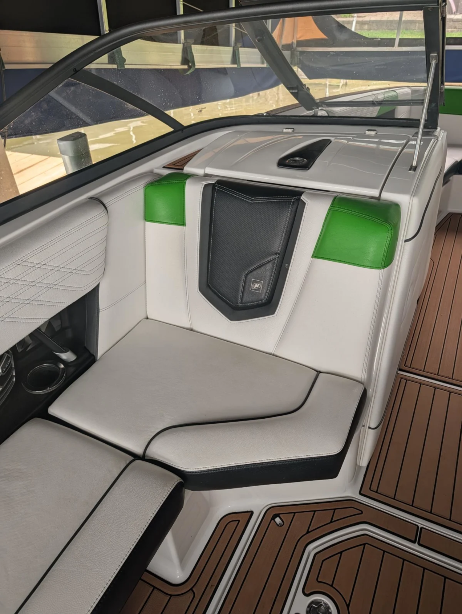 2016 Nautique G23-Low Hours