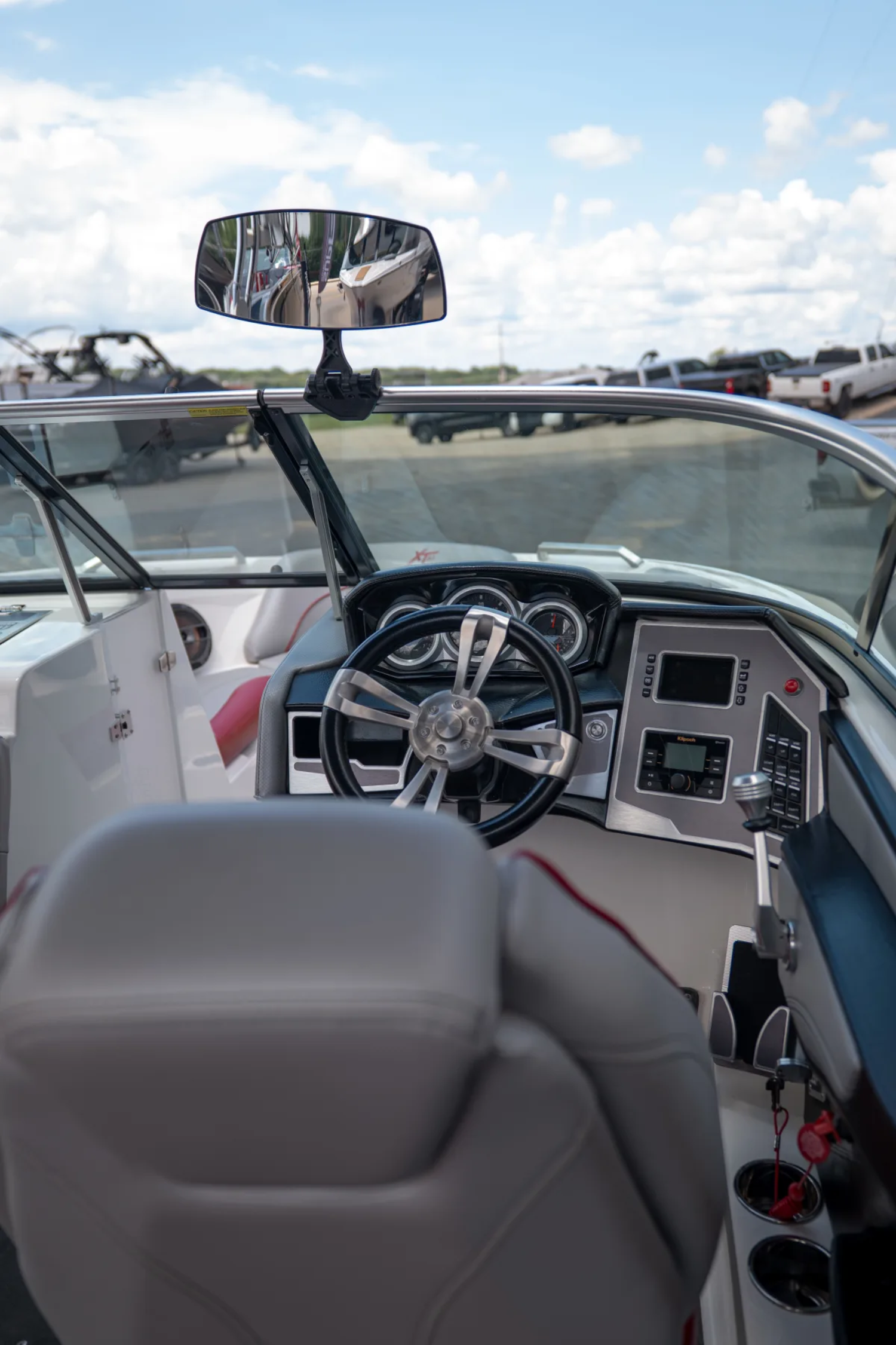 2018 MASTERCRAFT XT-21 1 OWNER TRADE VERY CLEAN 