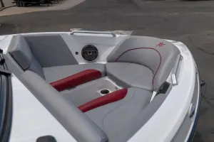 2021-mastercraft-xt21-141425-image5.webp