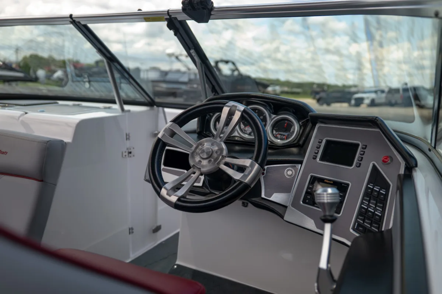2018 MASTERCRAFT XT-21 1 OWNER TRADE VERY CLEAN 