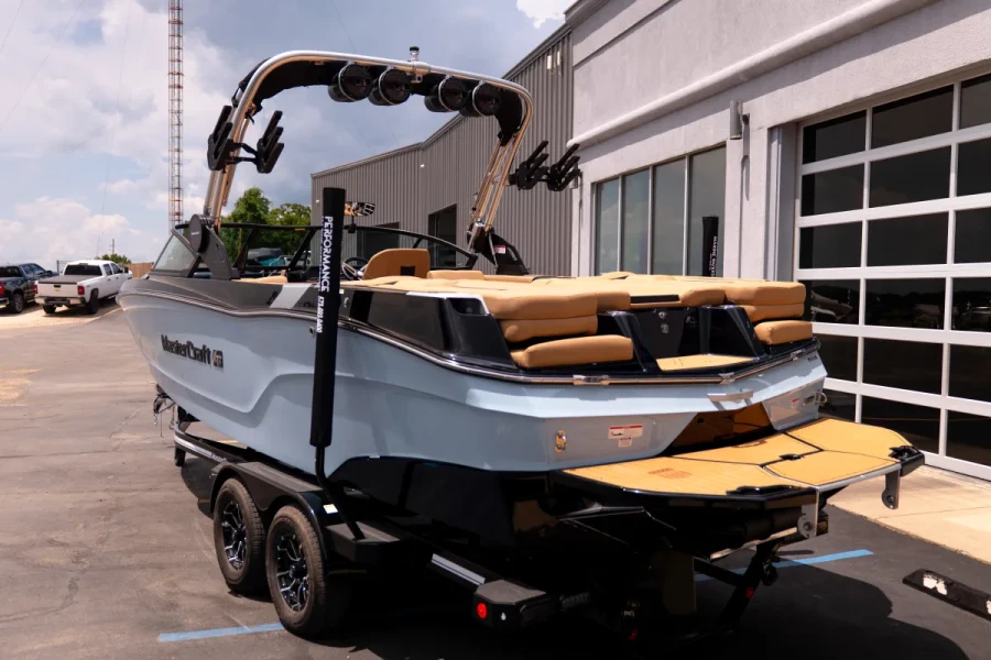 2025-mastercraft-xt24-141428-image4.webp