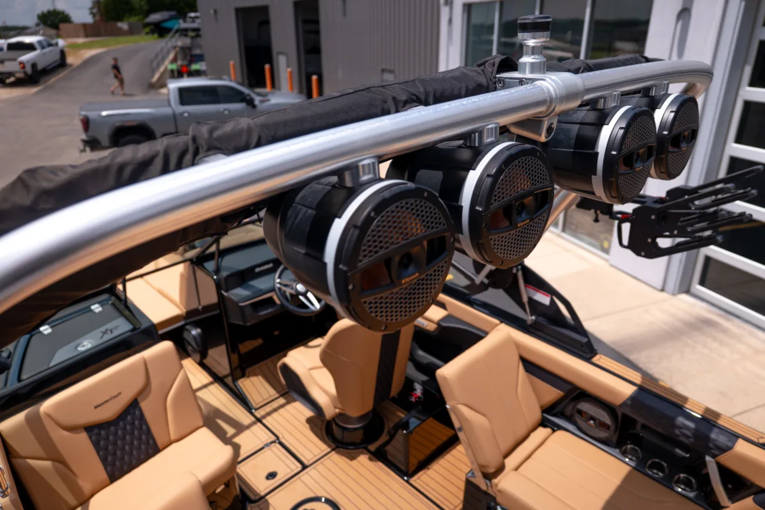 2025 MasterCraft XT24 LAGUNA BLUE & BLACK  PERFECT CONDITION 