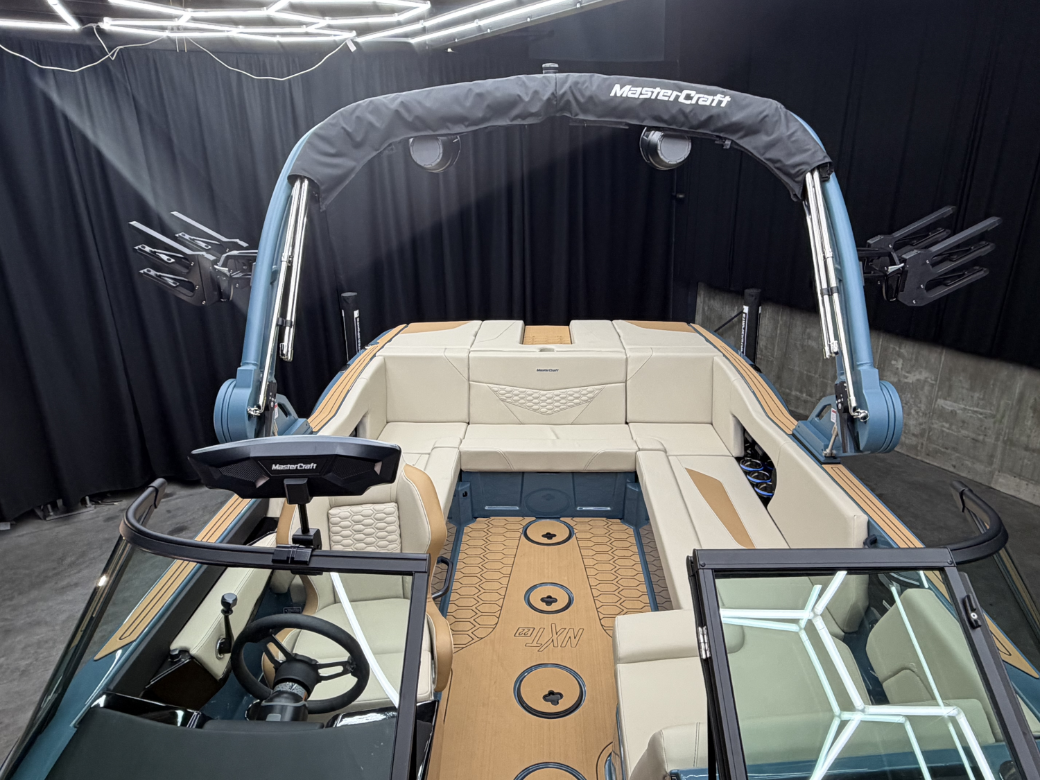 2027 MasterCraft NXT22