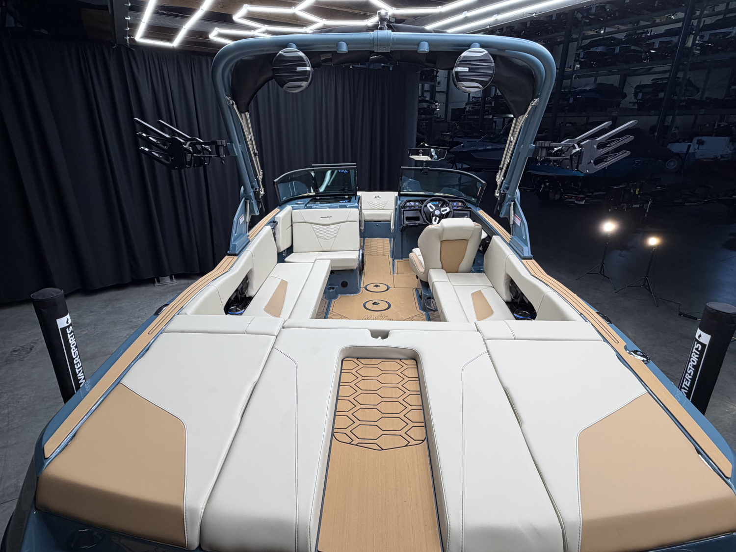 2027 MasterCraft NXT22