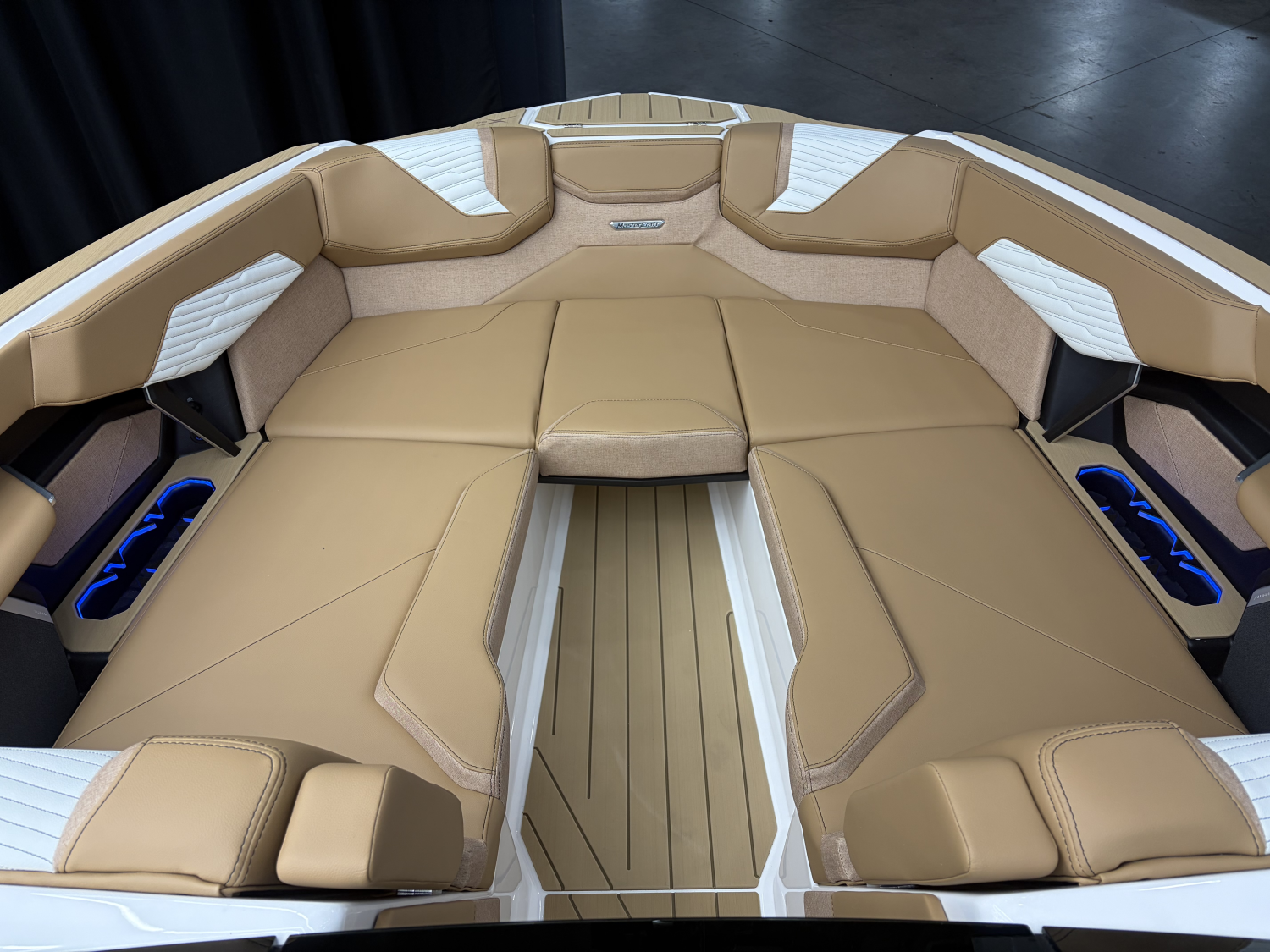 2027 MasterCraft X24