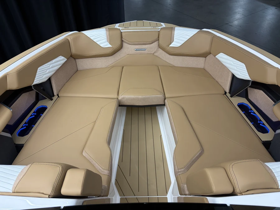 2027-mastercraft-x24-141458-image12