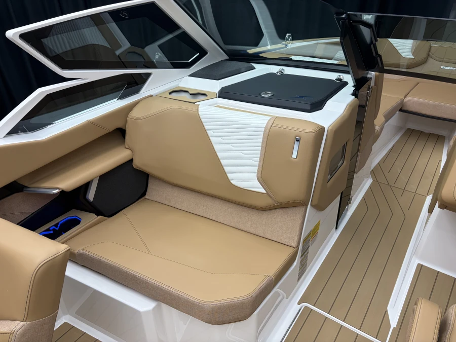 2027-mastercraft-x24-141458-image14