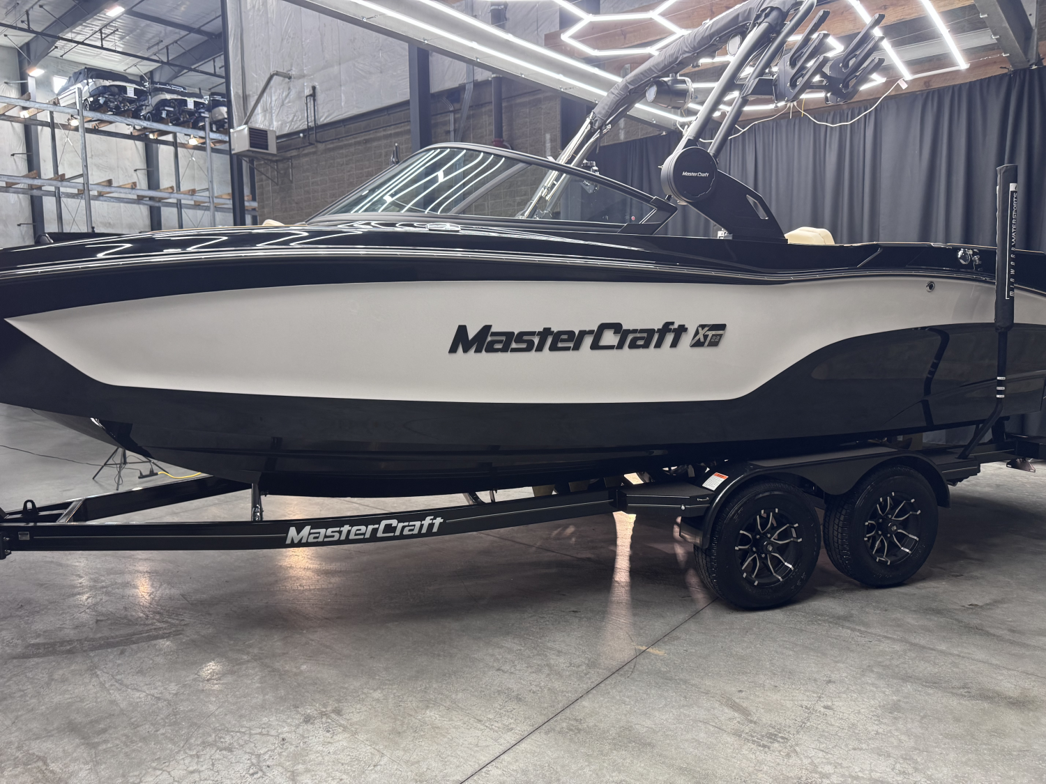 2027 MasterCraft XT22