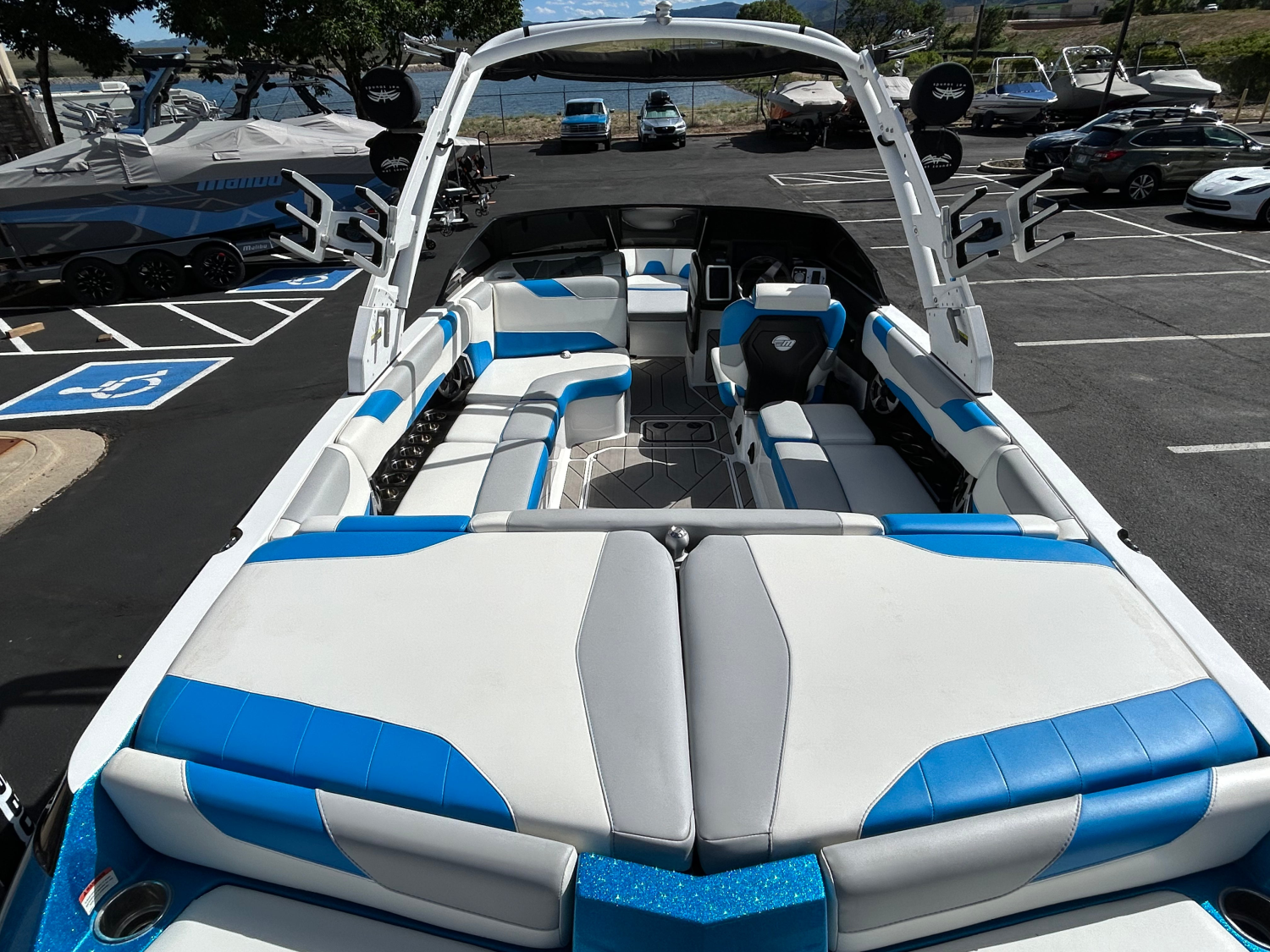 2020 Malibu Boats 23 LSV