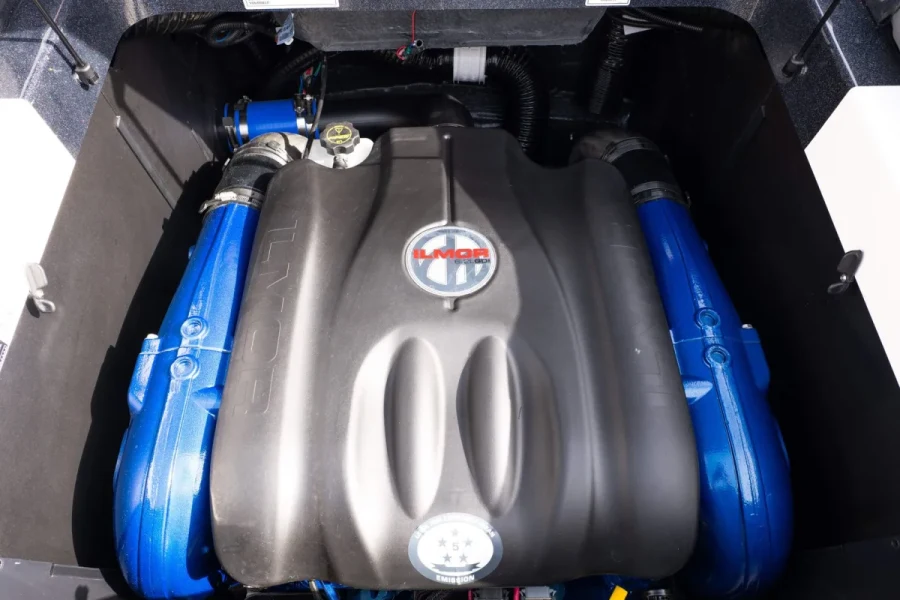 2026-mastercraft-xt24-141471-image8.webp