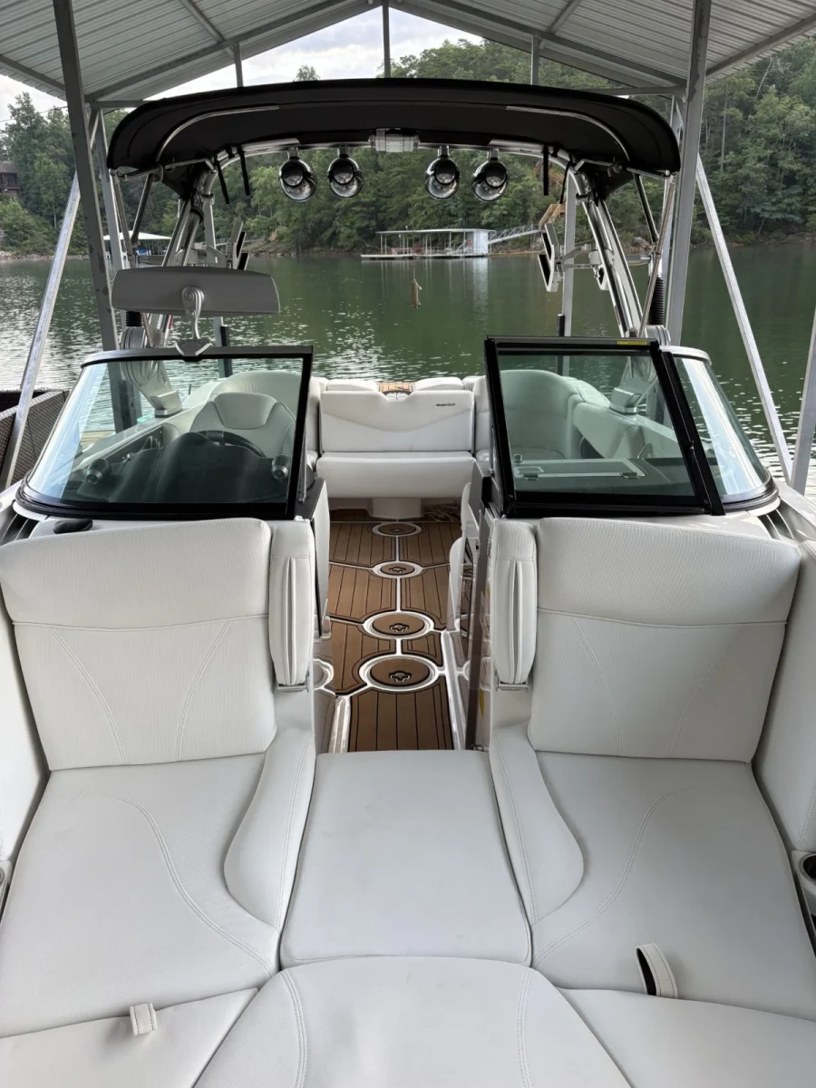2017-mastercraft-x23-141477-image2.webp