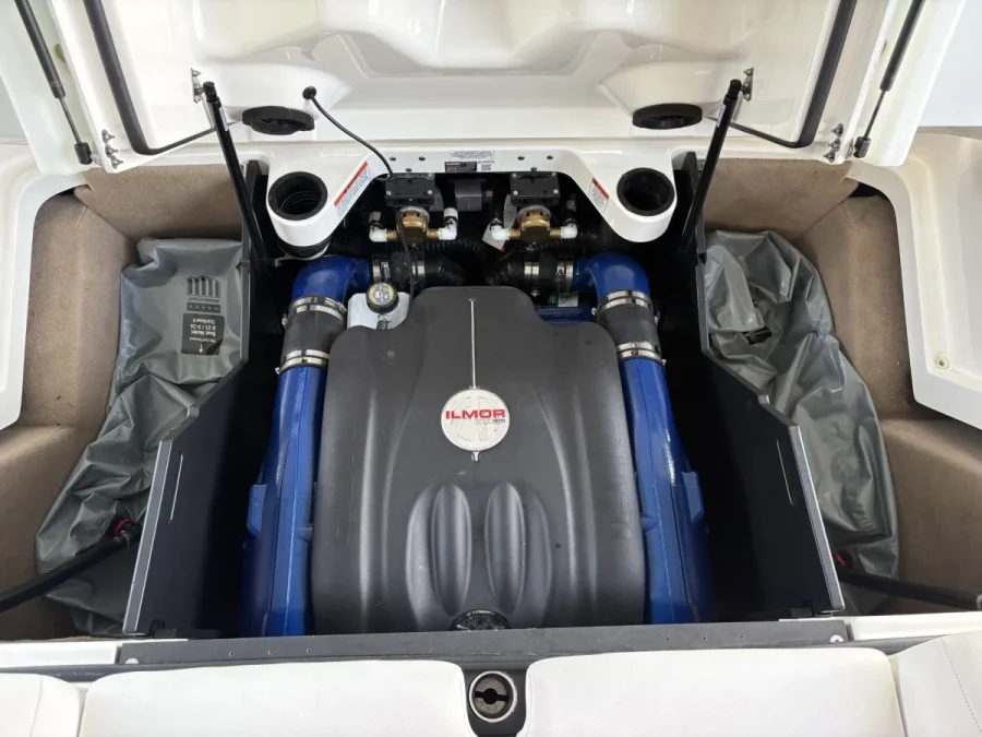 2017-mastercraft-x23-141477-image8.webp