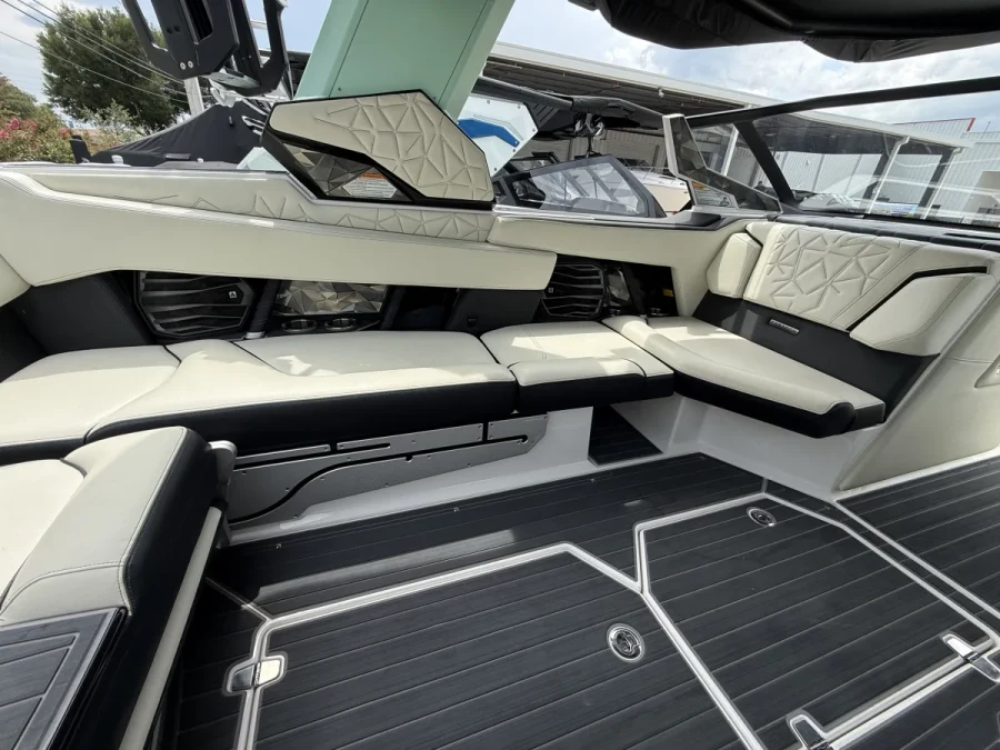 2023-nautique-g23-paragon-141485-image8.webp