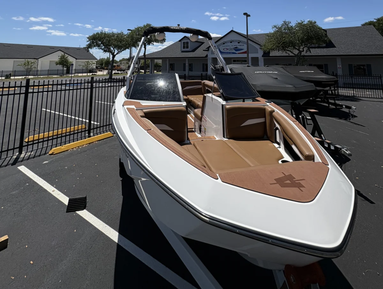 2025 Axis T220