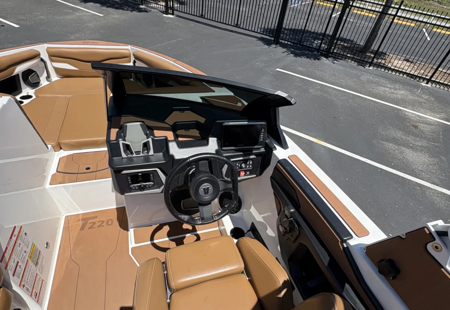 2025 Axis T220