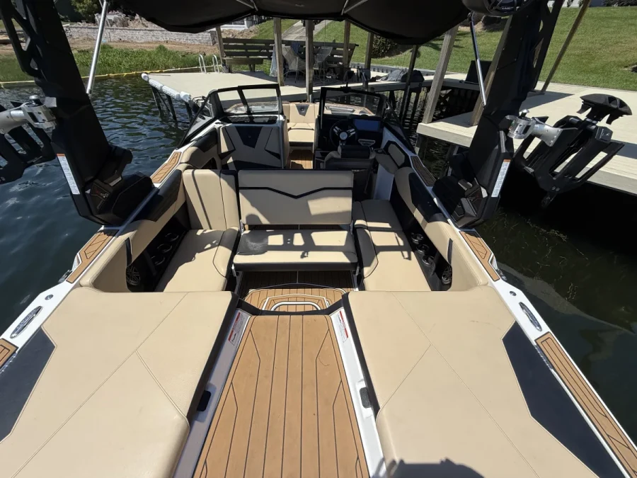 2023-nautique-s21-141510-image4.webp