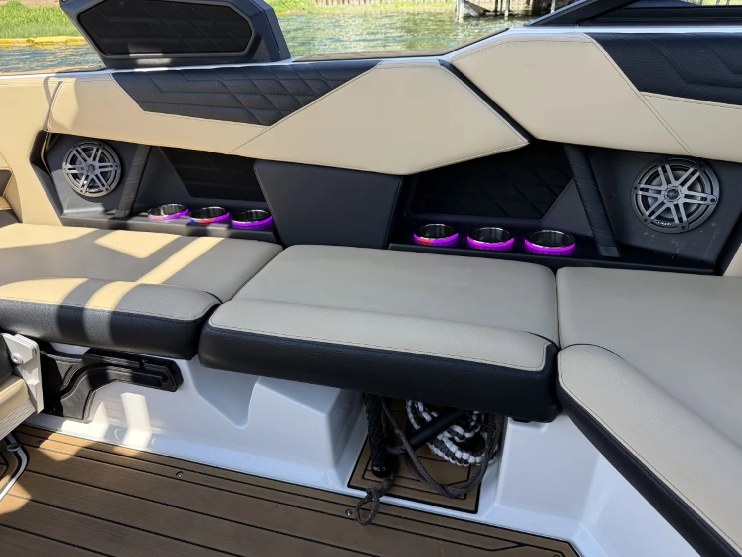 2023 Nauttique S21