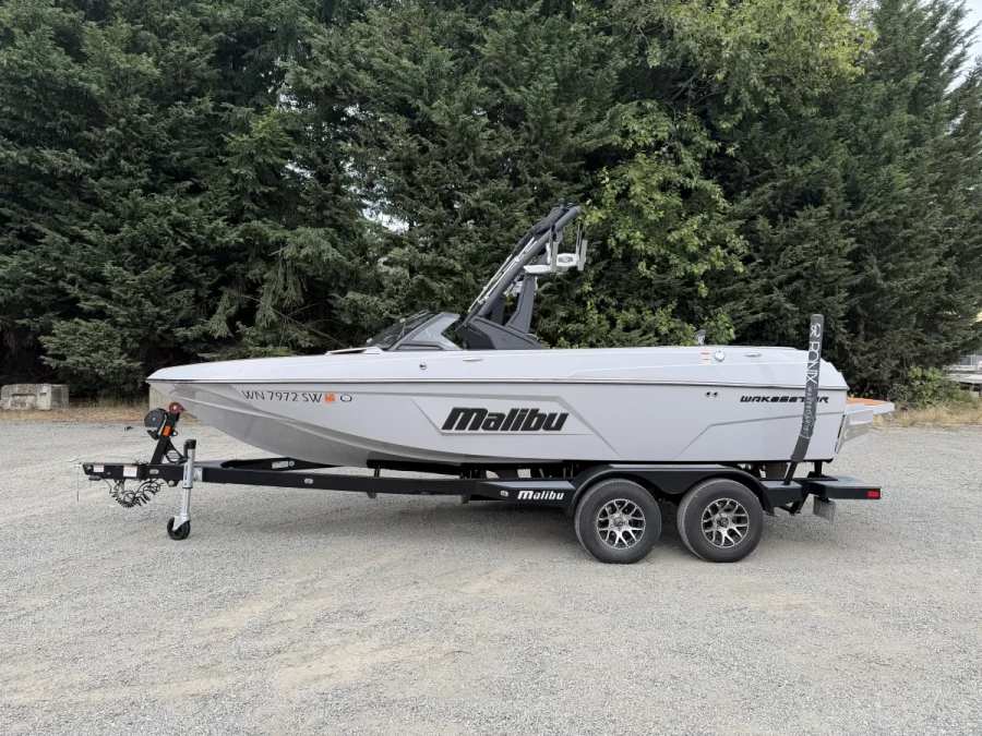 2021-malibu-wakesetter-vtx-141512-image2.webp