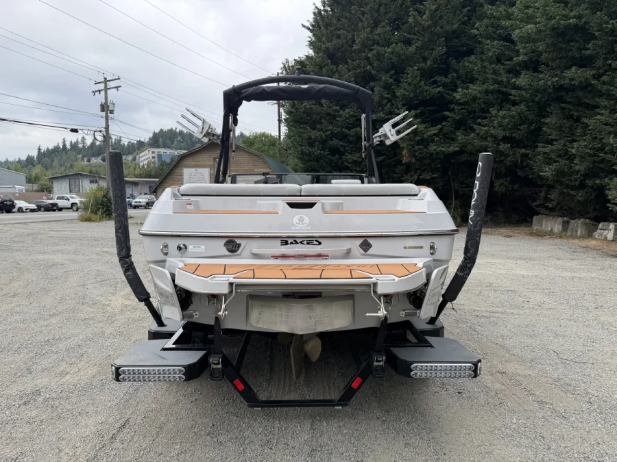 2021-malibu-wakesetter-vtx-141512-image3.webp