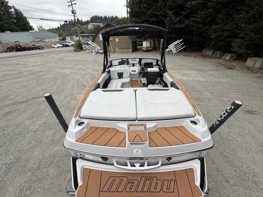 2021-malibu-wakesetter-vtx-141512-image7.webp