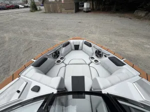 2021-malibu-wakesetter-vtx-141512-image8.webp