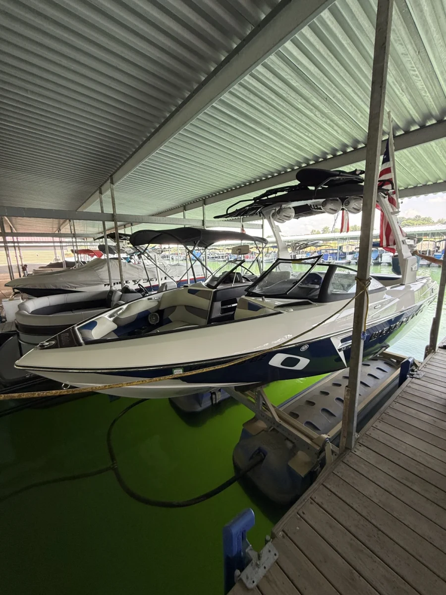 2015-malibu-wakesetter-vlx-141549-image7.webp