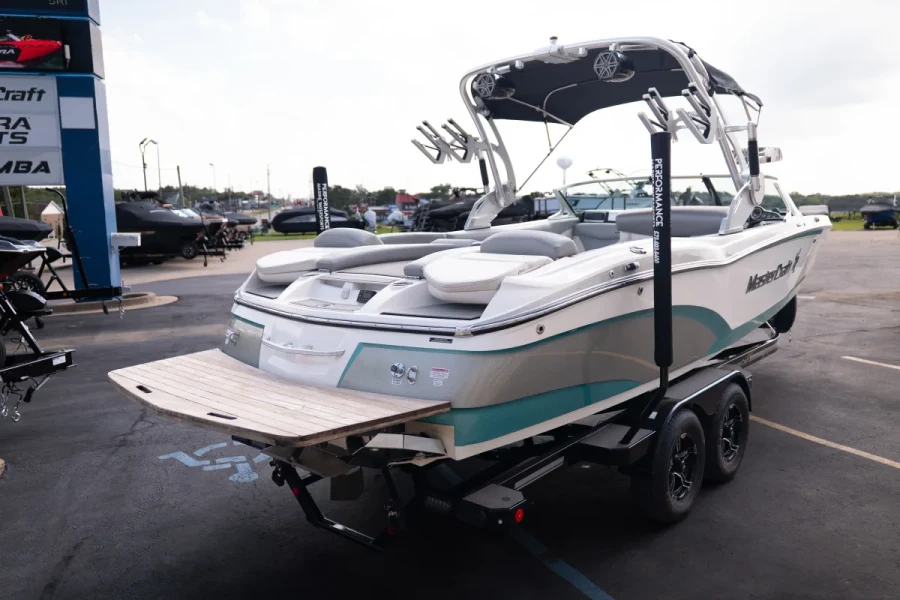 2017-mastercraft-x46-141562-image4.webp