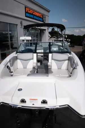 2017-mastercraft-x46-141562-image7.webp