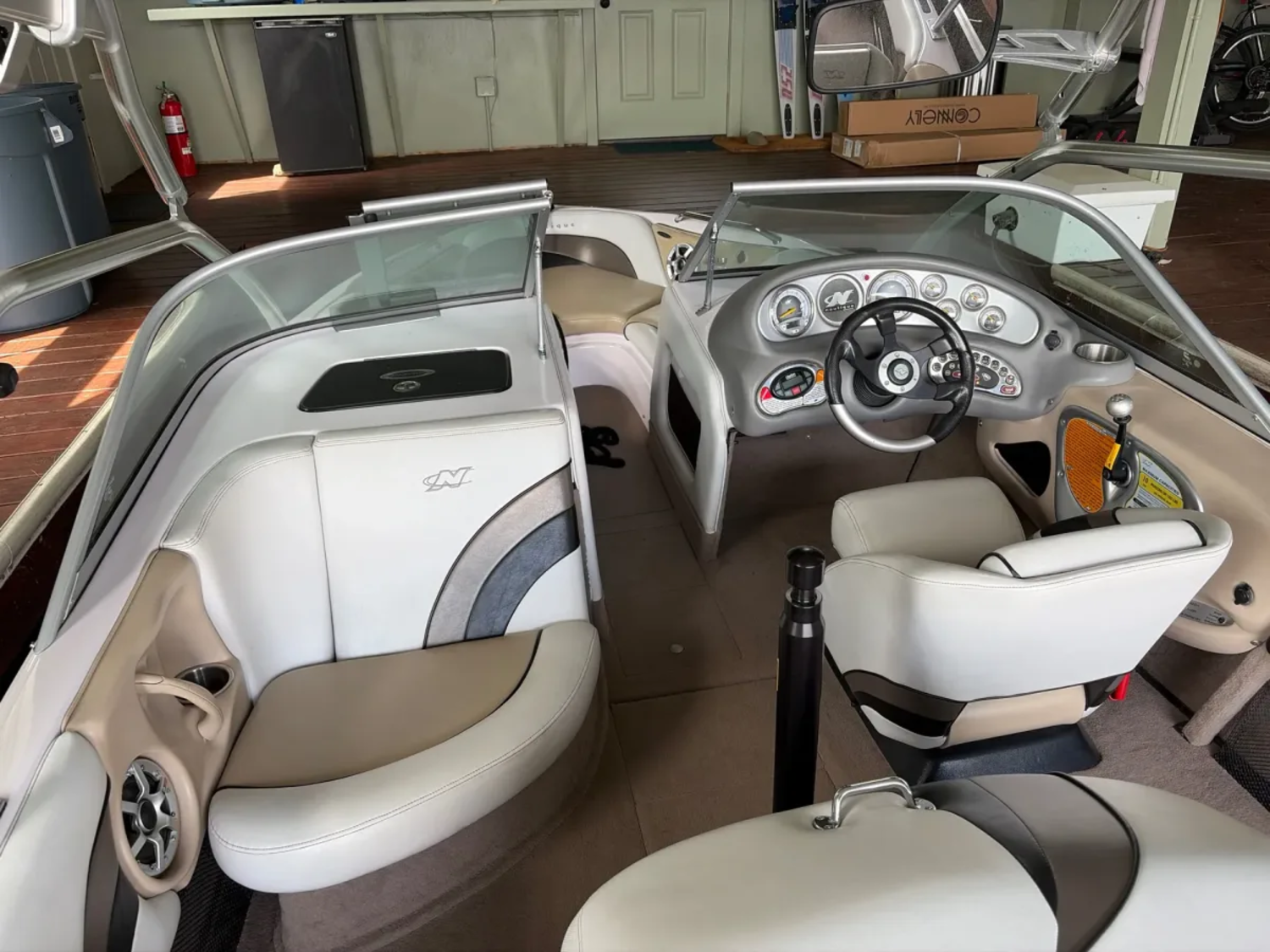 2006 Nautique 216