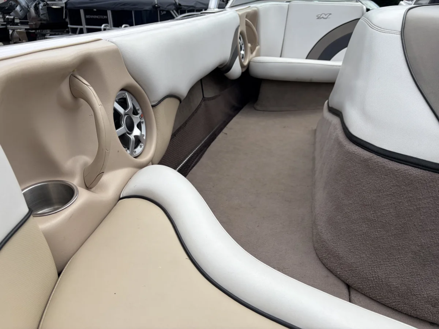 2006 Nautique 216