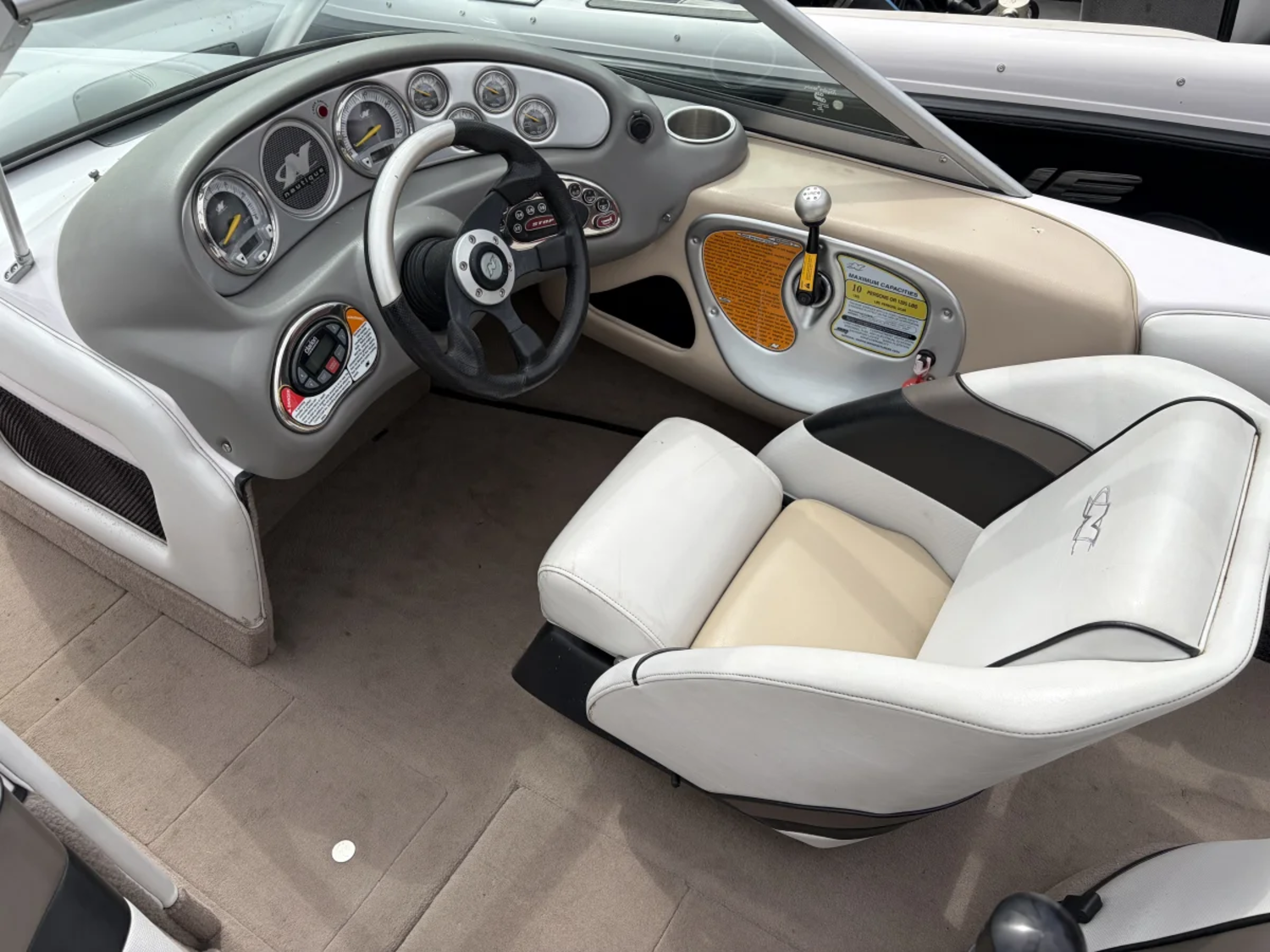 2006 Nautique 216