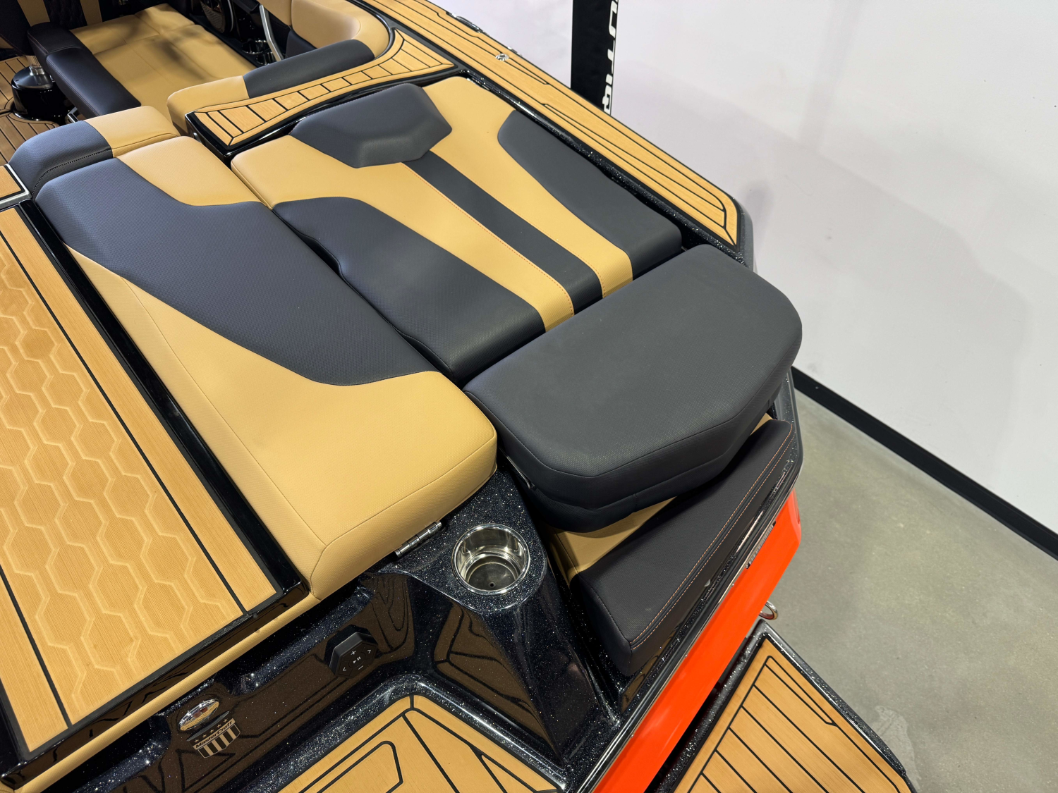 2025 MasterCraft XT22