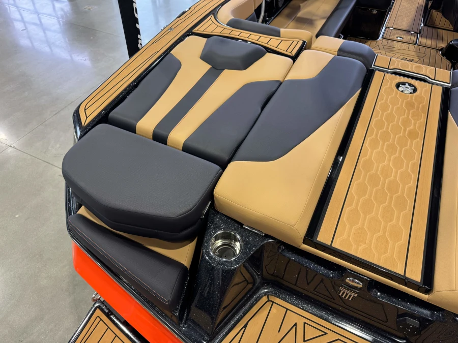 2025-mastercraft-xt22-141605-image12
