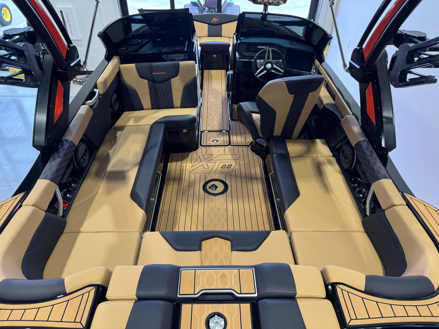2025 MasterCraft XT22