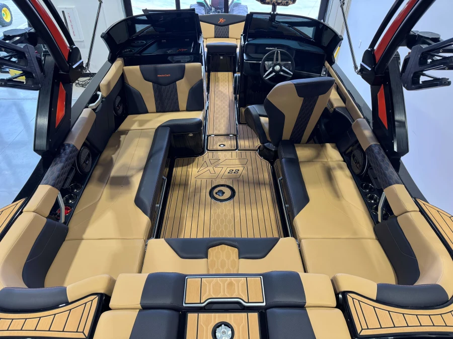 2025-mastercraft-xt22-141605-image15
