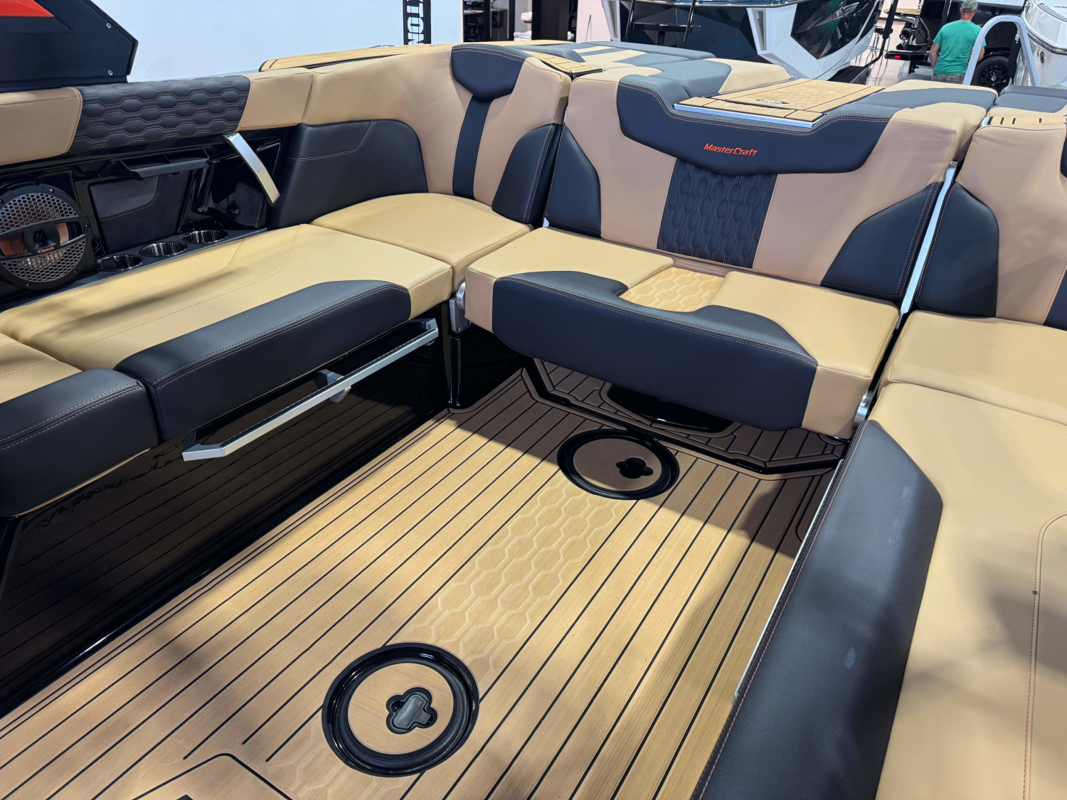 2025 MasterCraft XT22