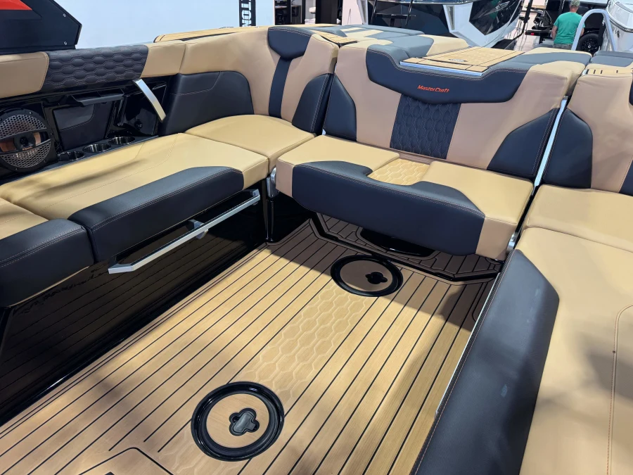 2025-mastercraft-xt22-141605-image17