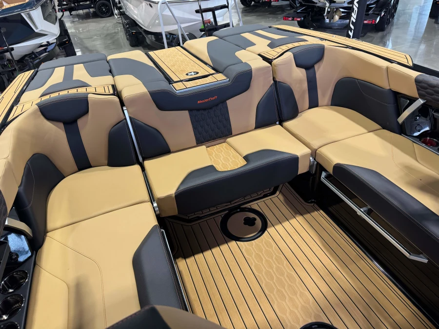2025-mastercraft-xt22-141605-image18