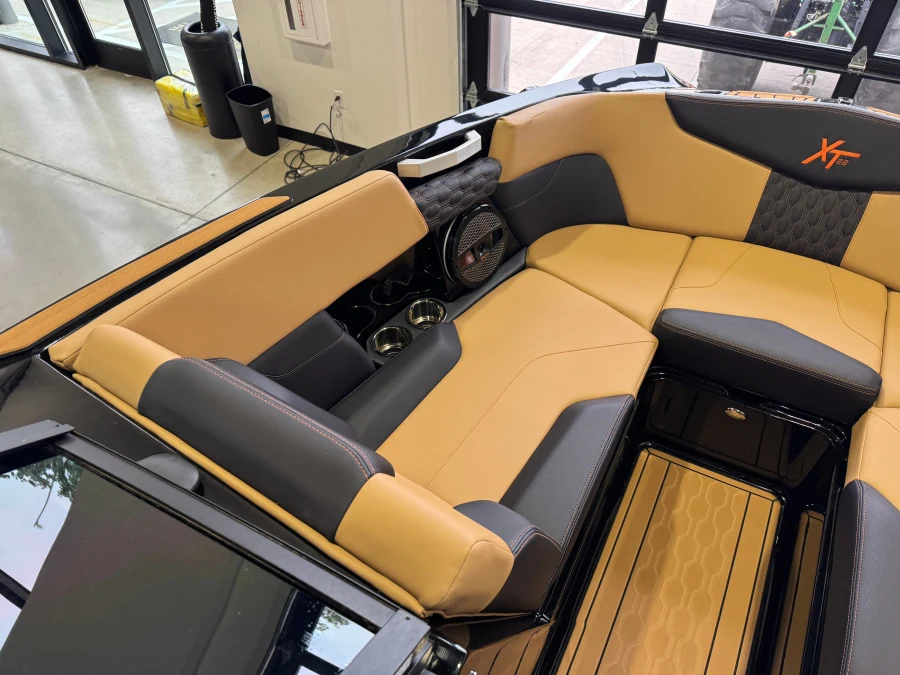 2025-mastercraft-xt22-141605-image21