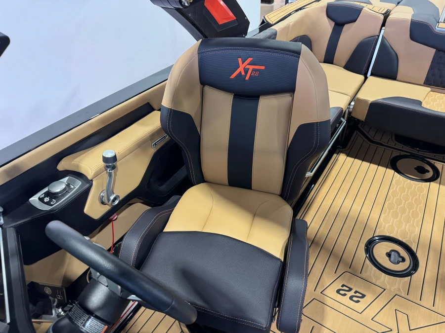 2025-mastercraft-xt22-141605-image23